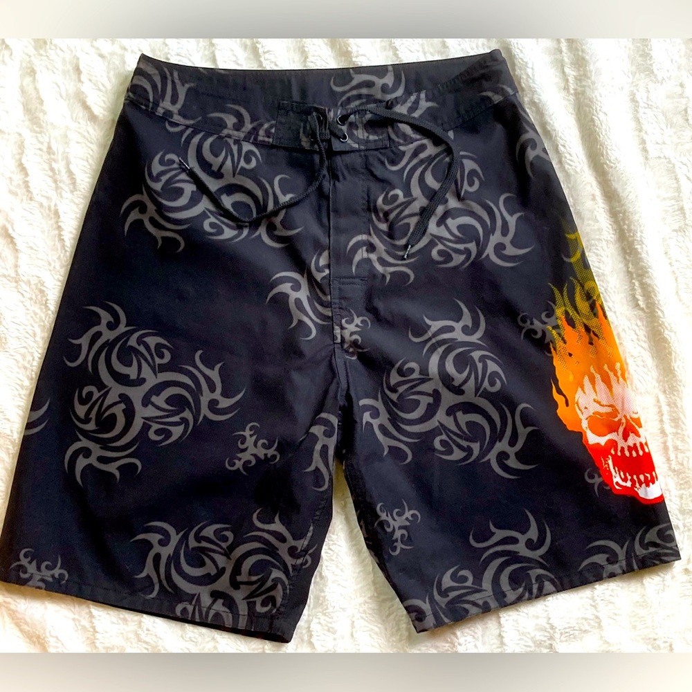 Retro Phys Sci Tribal Skull Flames Board Shorts (34)